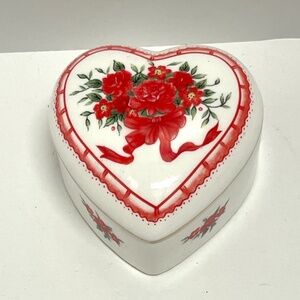Lefton Porcelain Heart Shape & Heart Painted Trinket Box 1990